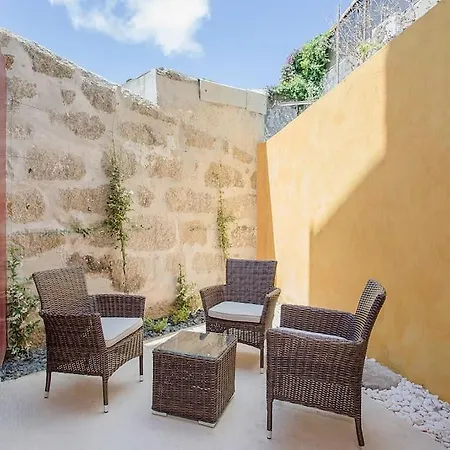 Downtown Cosy Ii Center Апартаменты