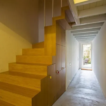 Downtown Cosy Ii Center Апартаменты *